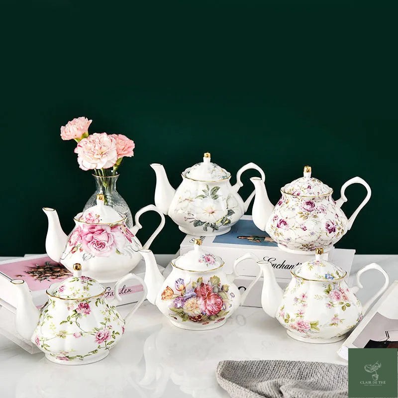 Théière Séraphina – Théière en porcelaine fine fleurie (400 ml)