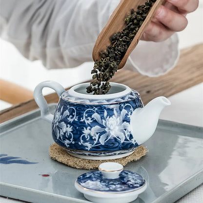 Théière Anastasia – Théière en porcelaine bleue artisanale (200 ml)