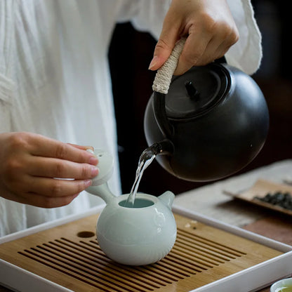 Théière Shiro Hana – Théière japonaise en céladon blanc (210 ml)