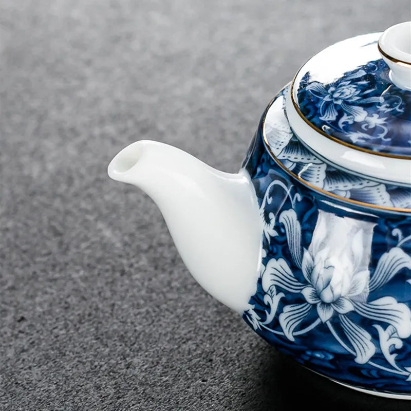 Théière Anastasia – Théière en porcelaine bleue artisanale (200 ml)