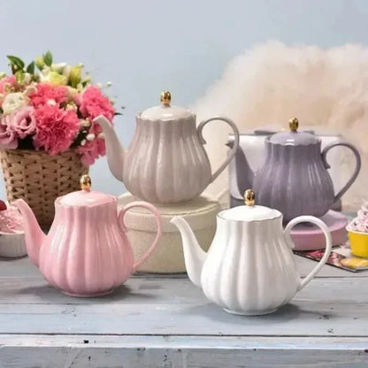 Théière Victoria – Théière en porcelaine blanche avec finition dorée (1 L)