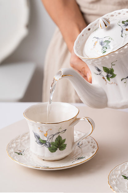 Théière Célestine – Théière en porcelaine peinte à la main (850 ml)