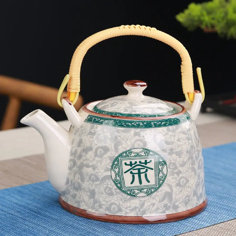 Théière Calliope – Théière en porcelaine florale (900 ml)