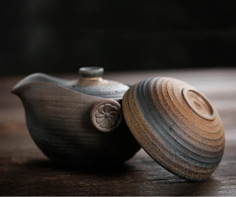 Théière Kazuki – Théière japonaise en céramique artisanale | Art brut & façonnée à la main (150 ml)