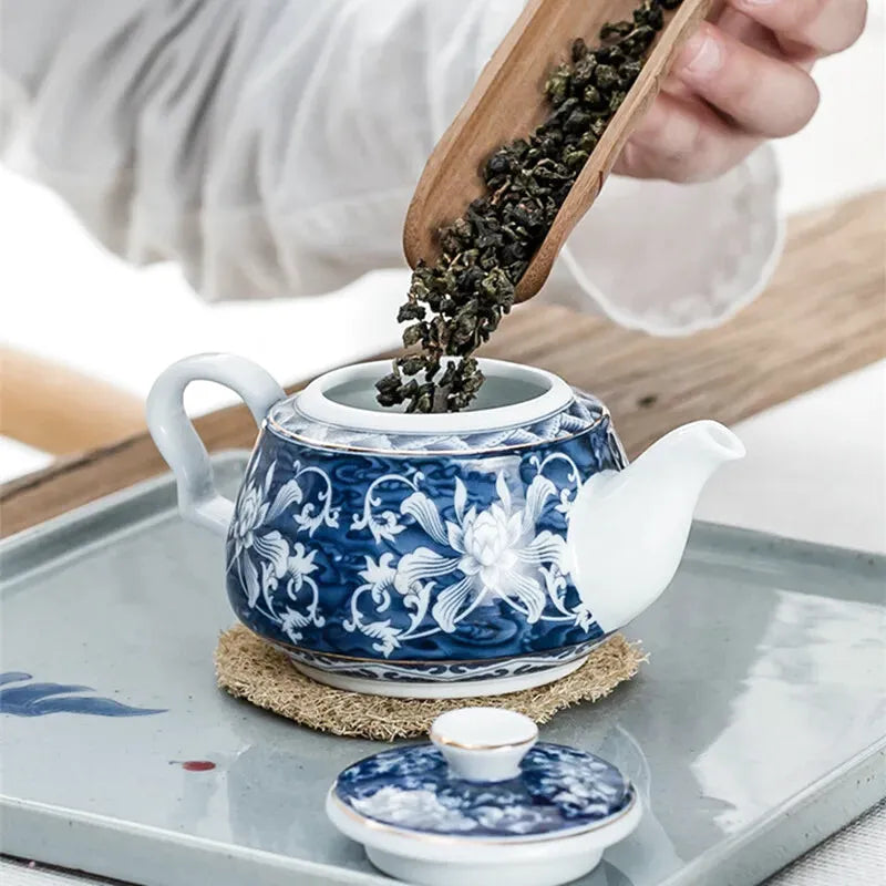 Théière Anastasia en porcelaine émaillée bleue, vue supplémentaire