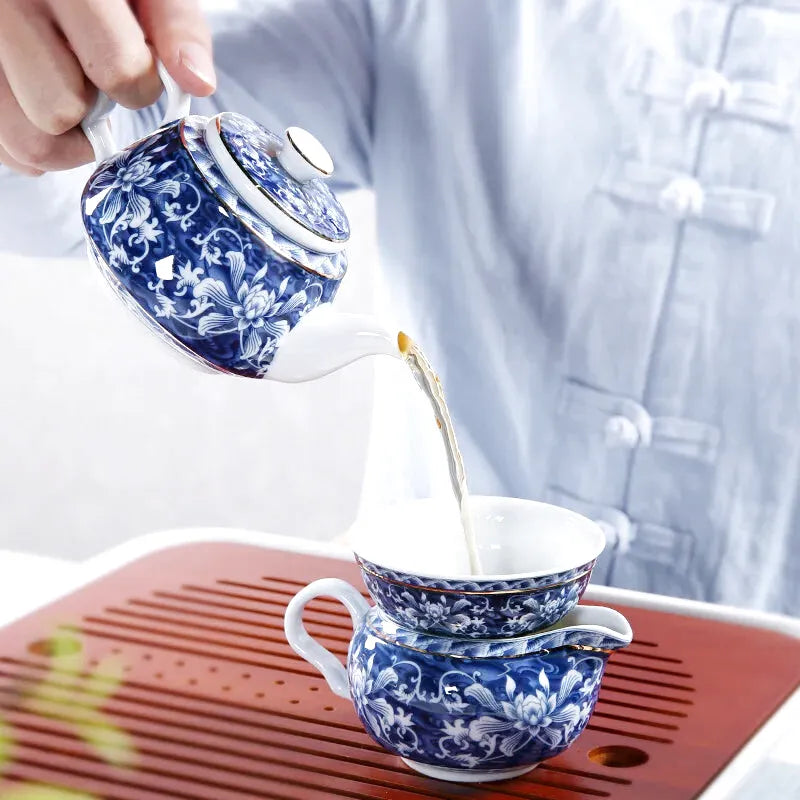 Théière Anastasia en porcelaine émaillée bleue, vue supplémentaire