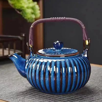 Théière Sage, coloris bleu foncé